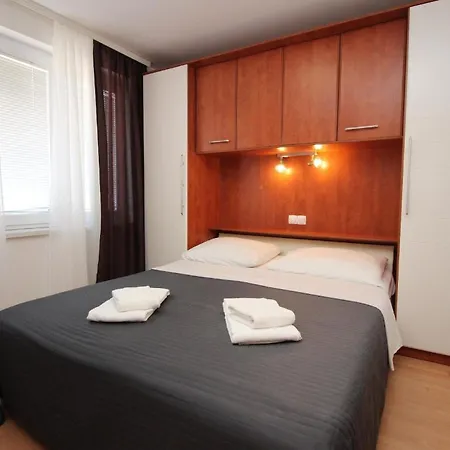 Modern Eingerichtete Fuer 4 Personen Ideal Fuer Famillien Mit Im Zentrum Von Baška