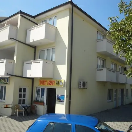 Apartman Modern Eingerichtete Fuer 4 Personen Ideal Fuer Famillien Mit Im Zentrum Von *