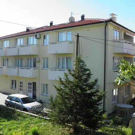 Modern Eingerichtete Fuer 4 Personen Ideal Fuer Famillien Mit Im Zentrum Von *